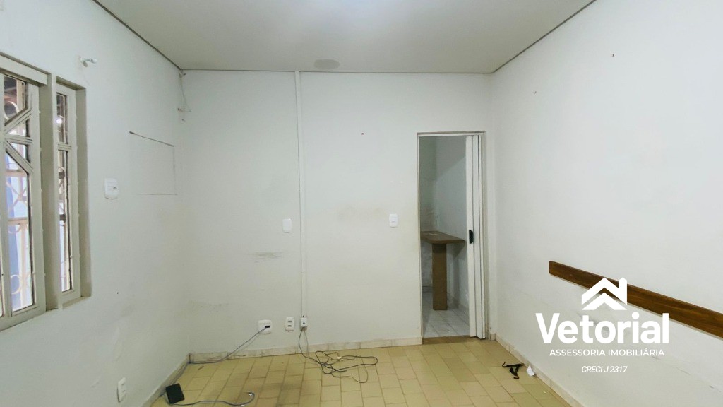 Foto Ponto comercial para locação no centro da cidade - 200 m², 4 salas, 03 banheiros e muito mais - Barreiras/Ba