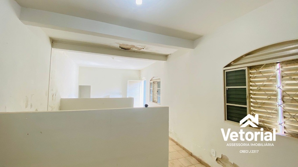 Foto Ponto comercial para locação no centro da cidade - 200 m², 4 salas, 03 banheiros e muito mais - Barreiras/Ba