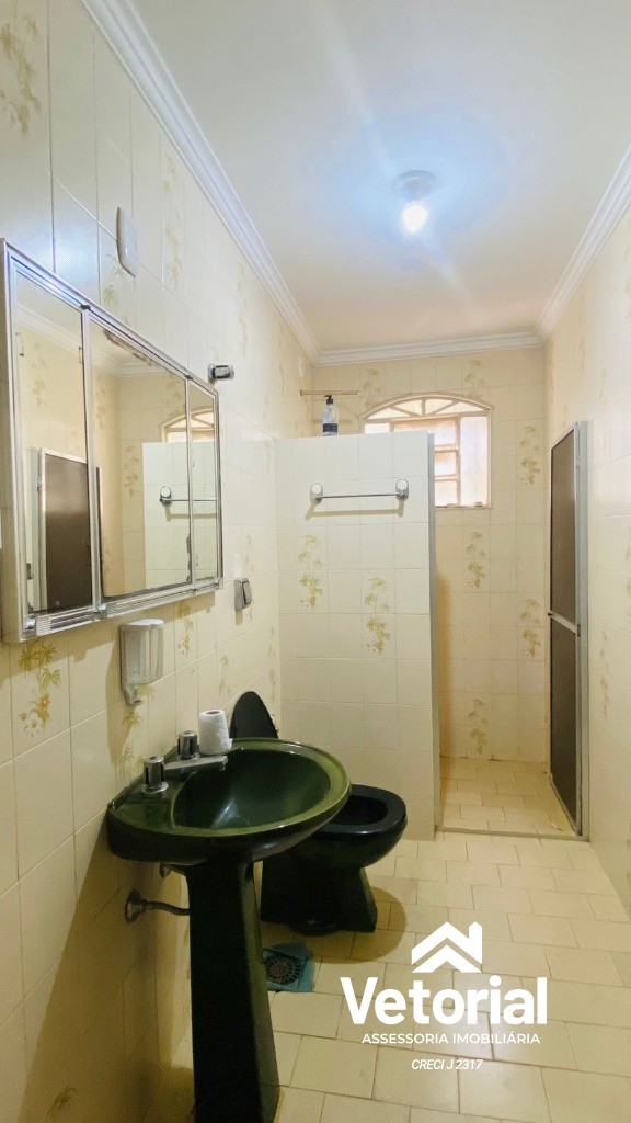 Foto Ponto comercial para locação no centro da cidade - 200 m², 4 salas, 03 banheiros e muito mais - Barreiras/Ba