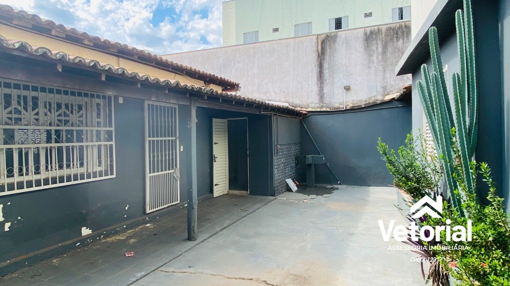 Foto Ponto comercial para locação no centro da cidade - 200 m², 4 salas, 03 banheiros e muito mais - Barreiras/Ba