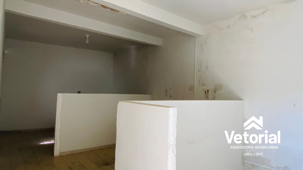 Foto Ponto comercial para locação no centro da cidade - 200 m², 4 salas, 03 banheiros e muito mais - Barreiras/Ba