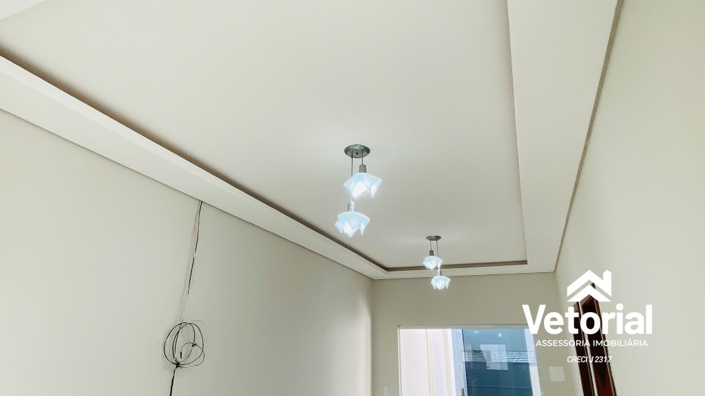 Foto Casa com 3 quartos, sendo 01 com suíte, 02 vagas de garagem, armário na cozinha e muito mais! Bairro Bandeirantes - Barreiras/Bahia