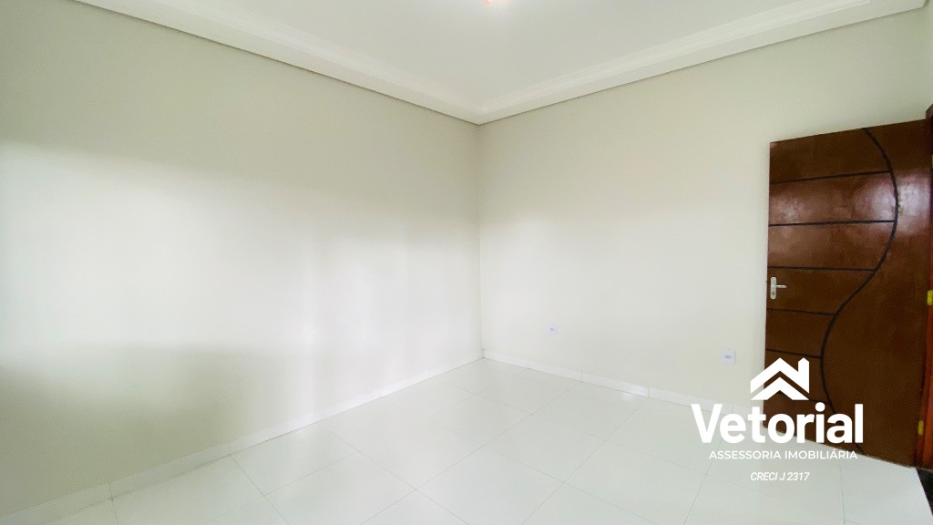 Foto Casa com 3 quartos, sendo 01 com suíte, 02 vagas de garagem, armário na cozinha e muito mais! Bairro Bandeirantes - Barreiras/Bahia