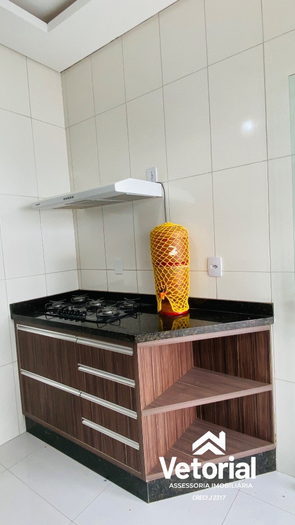 Foto Casa com 3 quartos, sendo 01 com suíte, 02 vagas de garagem, armário na cozinha e muito mais! Bairro Bandeirantes - Barreiras/Bahia
