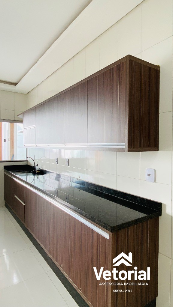 Foto Casa com 3 quartos, sendo 01 com suíte, 02 vagas de garagem, armário na cozinha e muito mais! Bairro Bandeirantes - Barreiras/Bahia