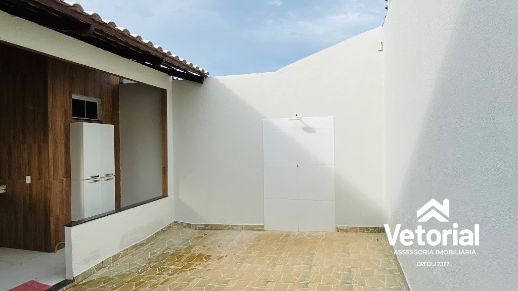 Foto Casa com 3 quartos, sendo 01 com suíte, 02 vagas de garagem, armário na cozinha e muito mais! Bairro Bandeirantes - Barreiras/Bahia