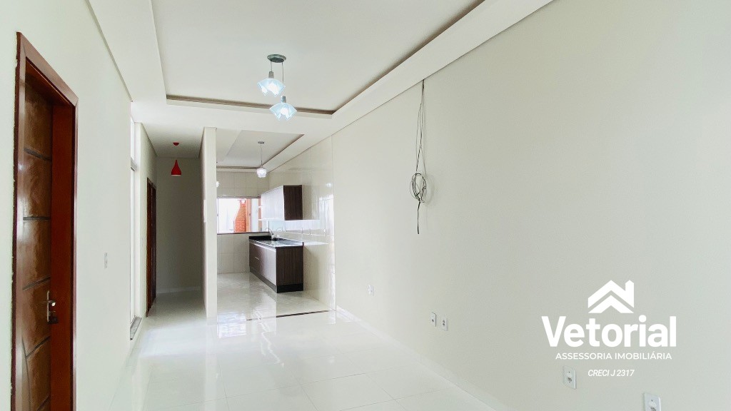 Foto Casa com 3 quartos, sendo 01 com suíte, 02 vagas de garagem, armário na cozinha e muito mais! Bairro Bandeirantes - Barreiras/Bahia