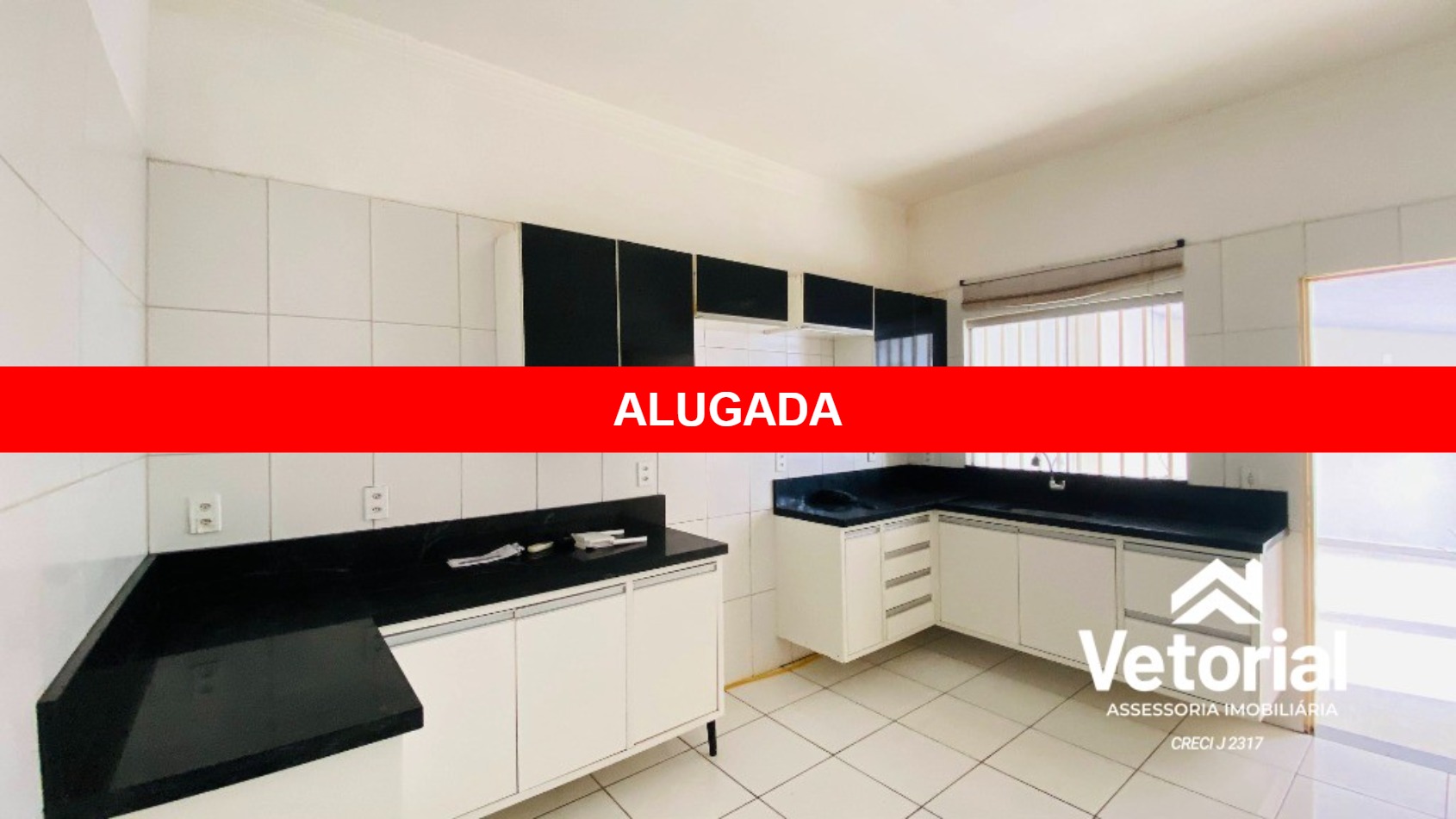 Foto Casa para aluguel - 2 quartos, com 01 suíte, closet, piscina e energia solar - Barreiras/BA