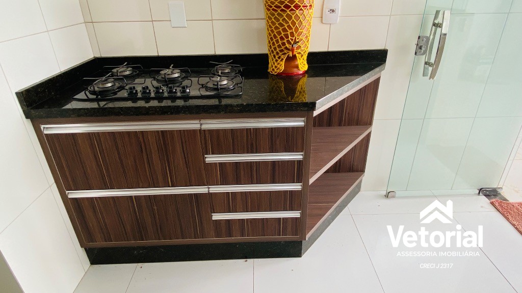Foto Casa com 3 quartos, sendo 01 com suíte, 02 vagas de garagem, armário na cozinha e muito mais! Bairro Bandeirantes - Barreiras/Bahia