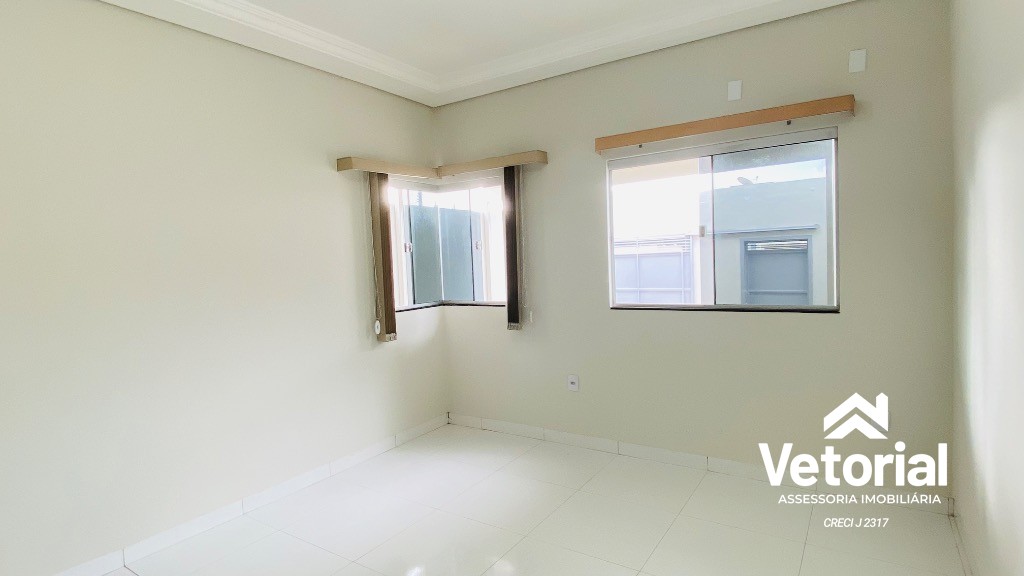 Foto Casa com 3 quartos, sendo 01 com suíte, 02 vagas de garagem, armário na cozinha e muito mais! Bairro Bandeirantes - Barreiras/Bahia