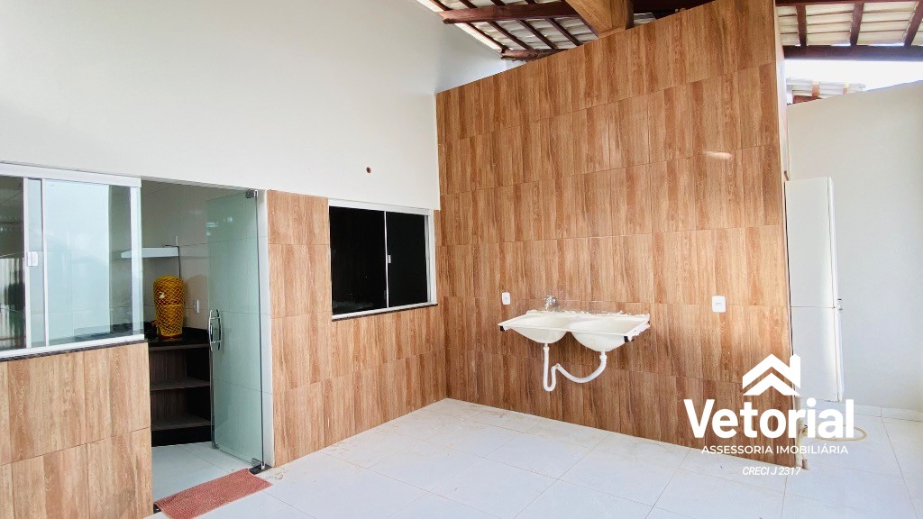 Foto Casa com 3 quartos, sendo 01 com suíte, 02 vagas de garagem, armário na cozinha e muito mais! Bairro Bandeirantes - Barreiras/Bahia