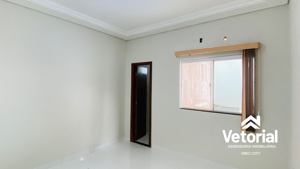 Foto Casa com 3 quartos, sendo 01 com suíte, 02 vagas de garagem, armário na cozinha e muito mais! Bairro Bandeirantes - Barreiras/Bahia