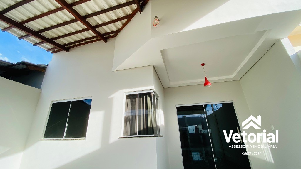 Foto Casa com 3 quartos, sendo 01 com suíte, 02 vagas de garagem, armário na cozinha e muito mais! Bairro Bandeirantes - Barreiras/Bahia