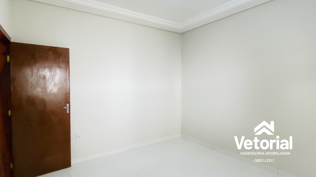 Foto Casa com 3 quartos, sendo 01 com suíte, 02 vagas de garagem, armário na cozinha e muito mais! Bairro Bandeirantes - Barreiras/Bahia