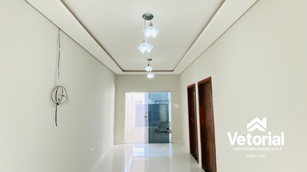 Foto Casa com 3 quartos, sendo 01 com suíte, 02 vagas de garagem, armário na cozinha e muito mais! Bairro Bandeirantes - Barreiras/Bahia