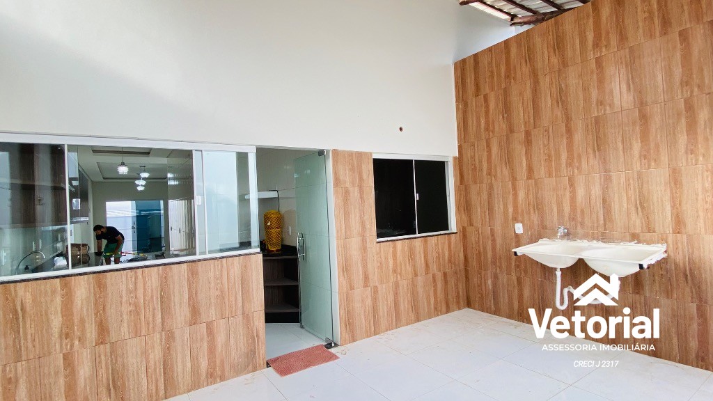 Foto Casa com 3 quartos, sendo 01 com suíte, 02 vagas de garagem, armário na cozinha e muito mais! Bairro Bandeirantes - Barreiras/Bahia