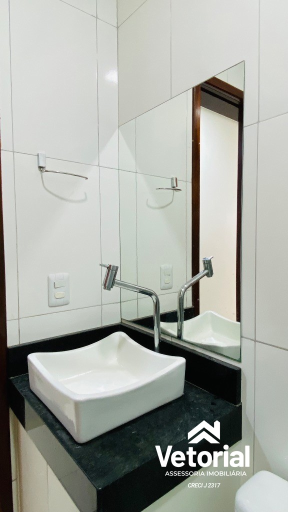 Foto Casa para locação com 2 quartos, sendo 01 com suíte, armários plajenados, garagem ampla, localização privilegiada - Bandeirantes, Barreiras, Bahia.