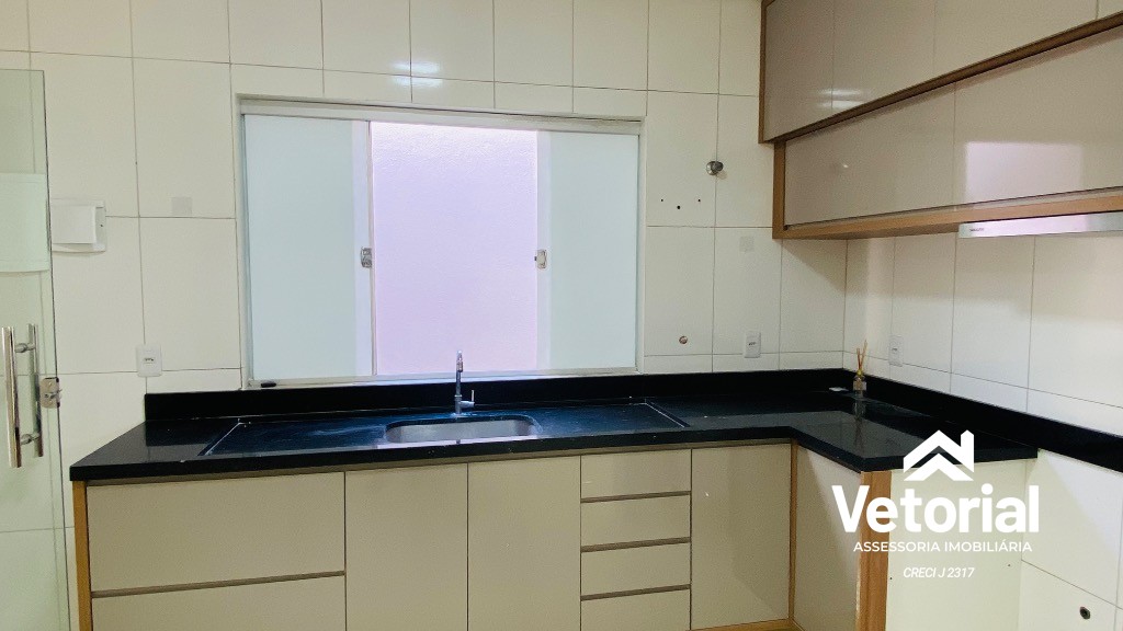 Foto Casa para locação com 2 quartos, sendo 01 com suíte, armários plajenados, garagem ampla, localização privilegiada - Bandeirantes, Barreiras, Bahia.