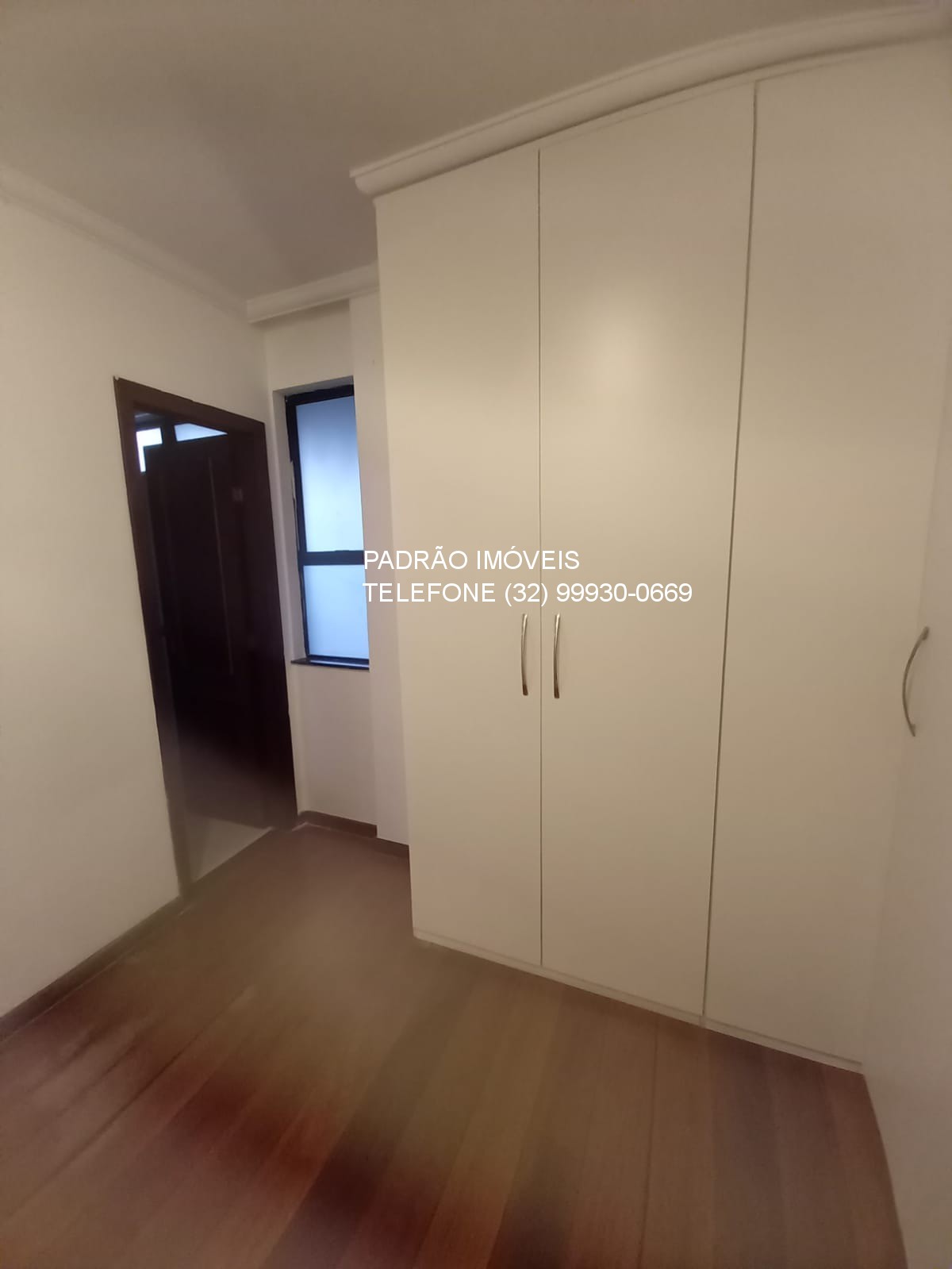 Apartamento à venda com 3 quartos, 208m² - Foto 4