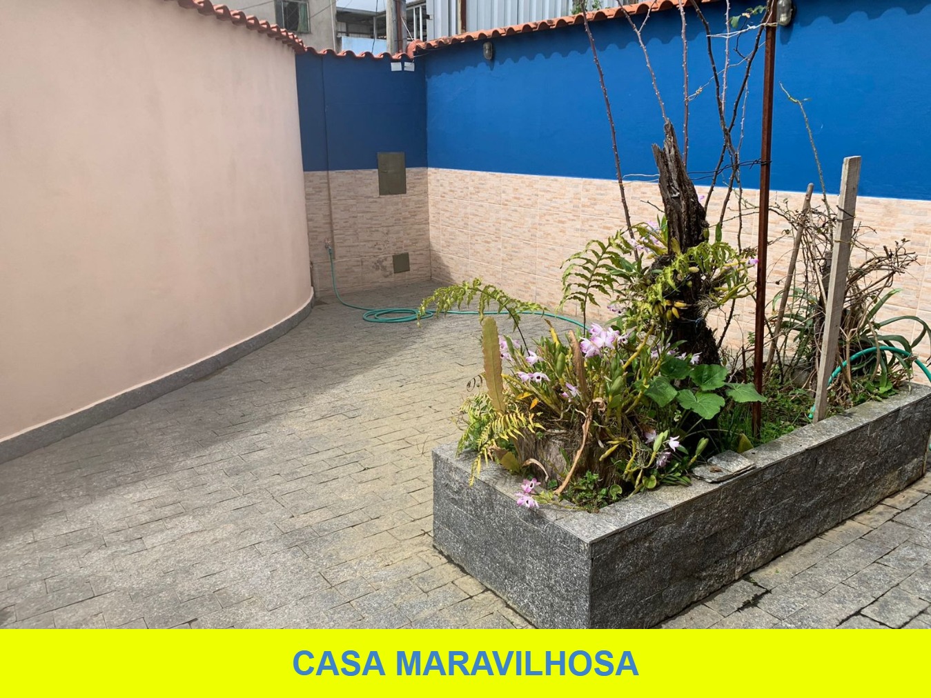 Casa à venda com 3 quartos, 230m² - Foto 1