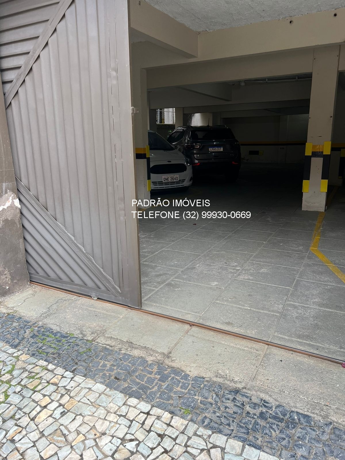 Apartamento à venda com 3 quartos, 120m² - Foto 2