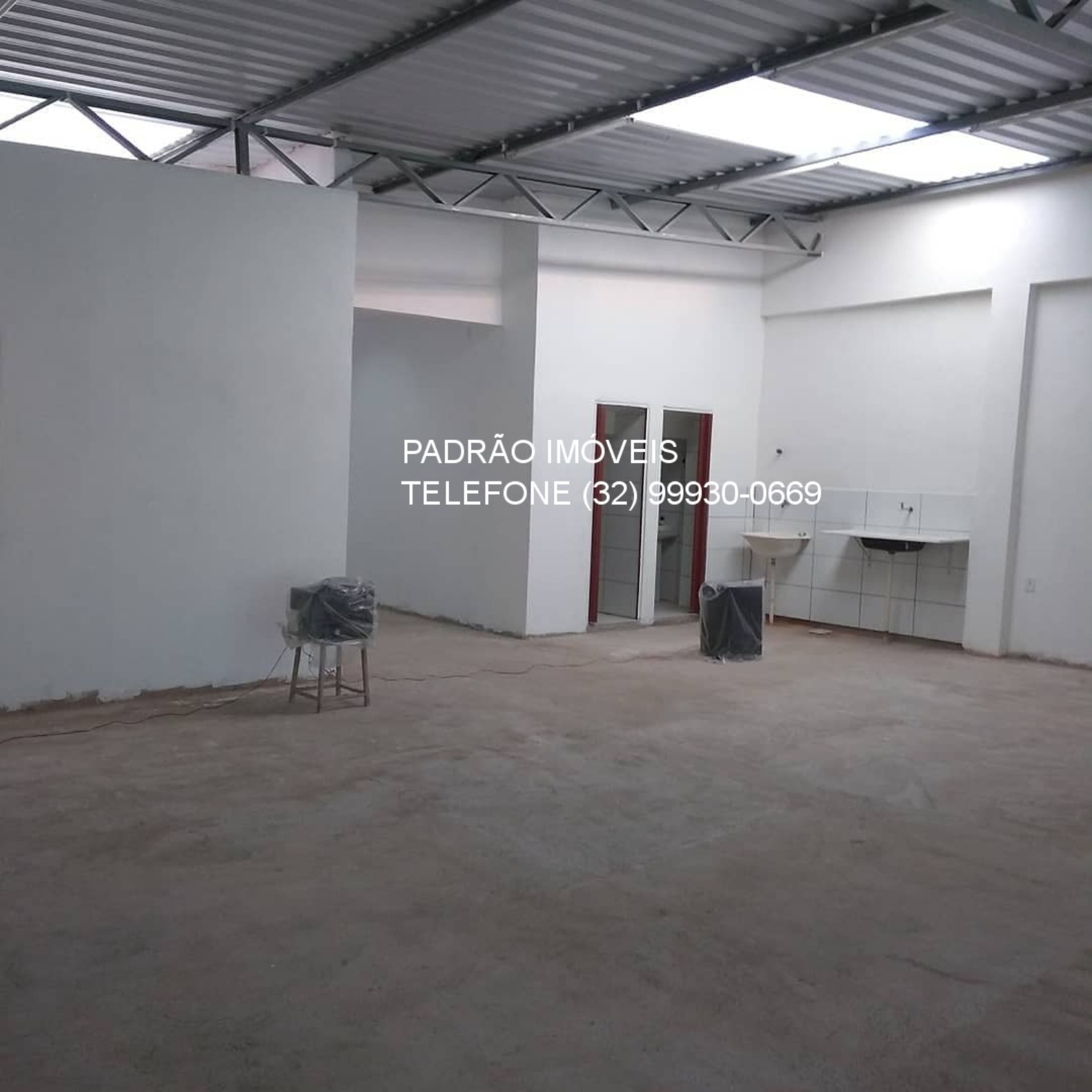 Depósito-Galpão-Armazém para alugar, 195m² - Foto 1