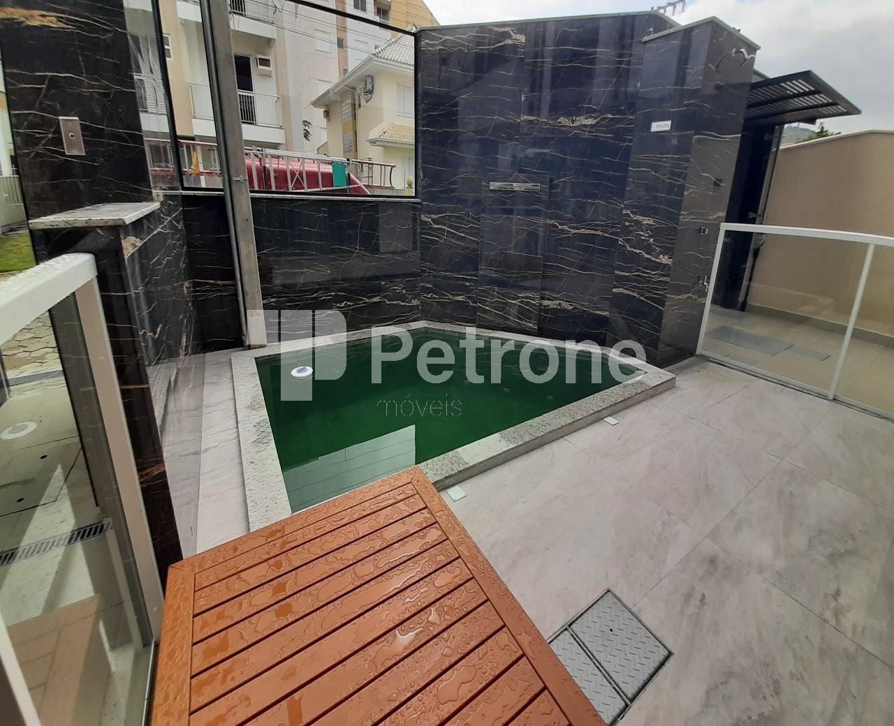 Apartamento à venda com 3 quartos, 90m² - Foto 2