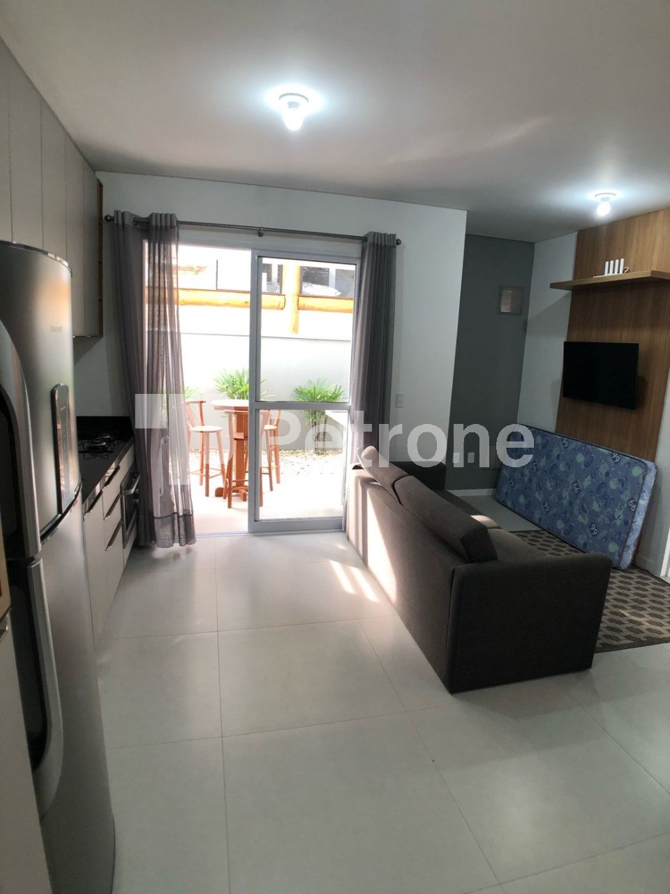 Apartamento à venda com 1 quarto, 58m² - Foto 2