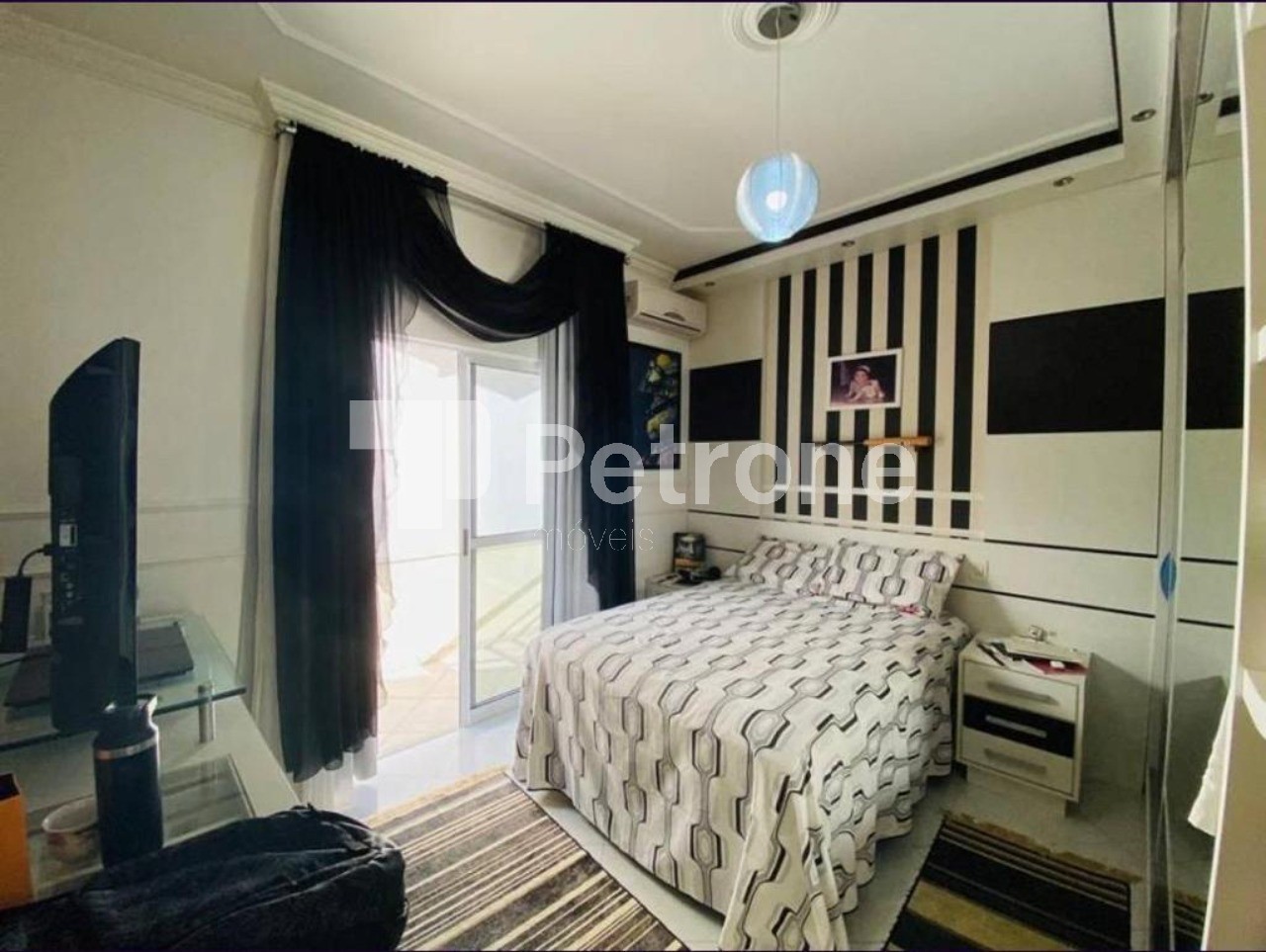 Casa à venda com 3 quartos, 340m² - Foto 15