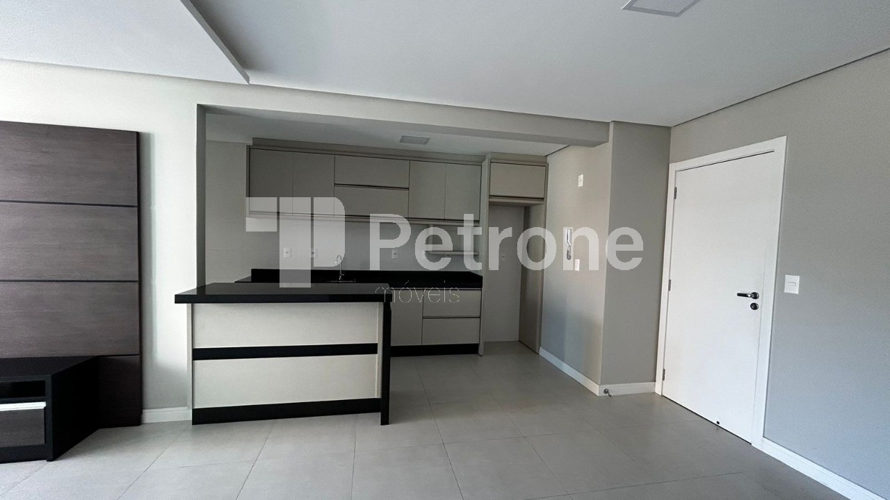 Apartamento à venda com 2 quartos, 79m² - Foto 5