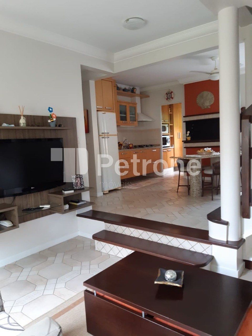 Casa à venda com 3 quartos, 150m² - Foto 4