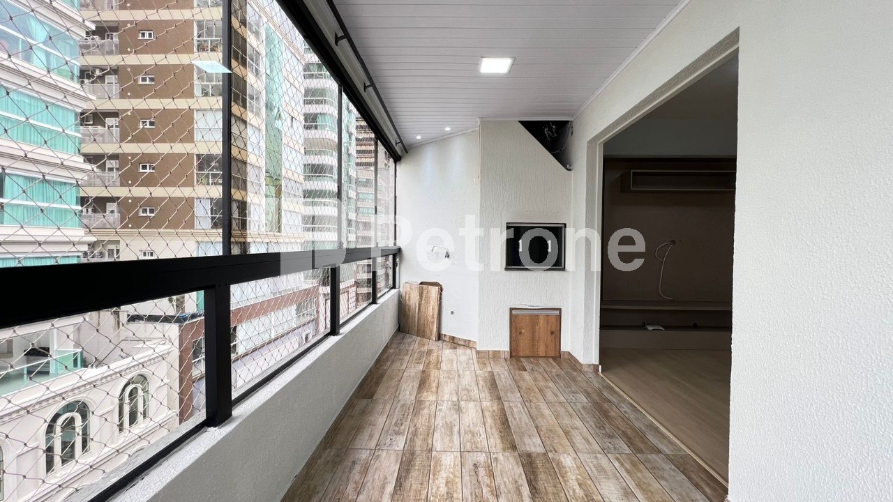 Apartamento à venda com 3 quartos, 138m² - Foto 7