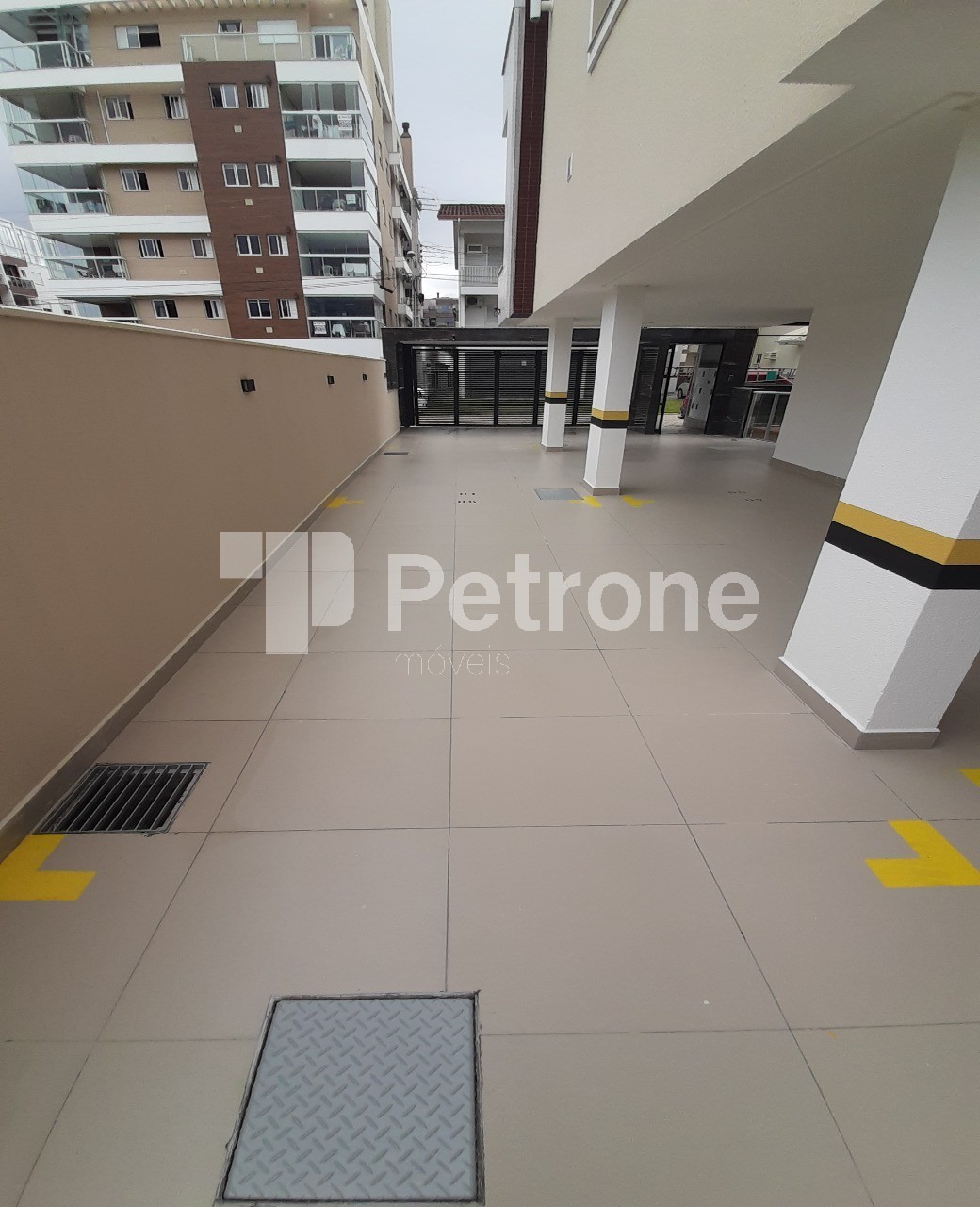 Apartamento à venda com 3 quartos, 90m² - Foto 3