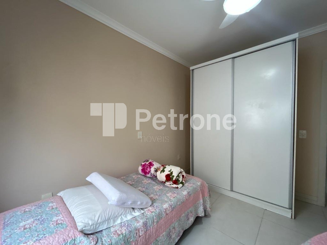 Apartamento à venda com 2 quartos, 78m² - Foto 11