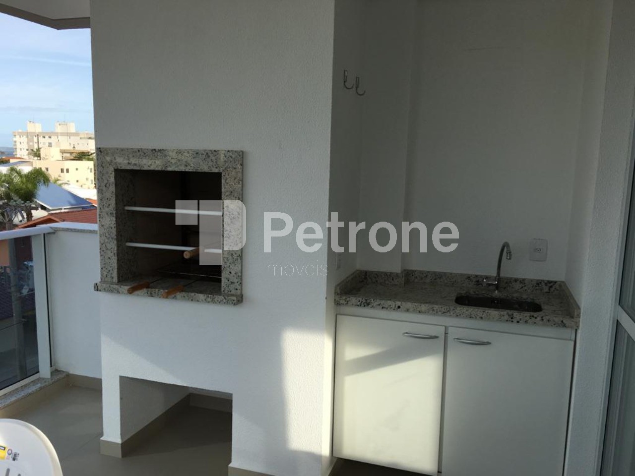 Apartamento à venda com 3 quartos, 76m² - Foto 8