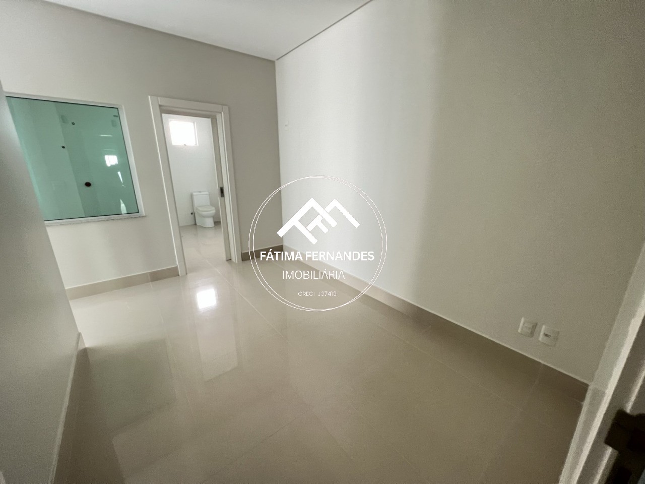 Apartamento à venda com 4 quartos, 240m² - Foto 8