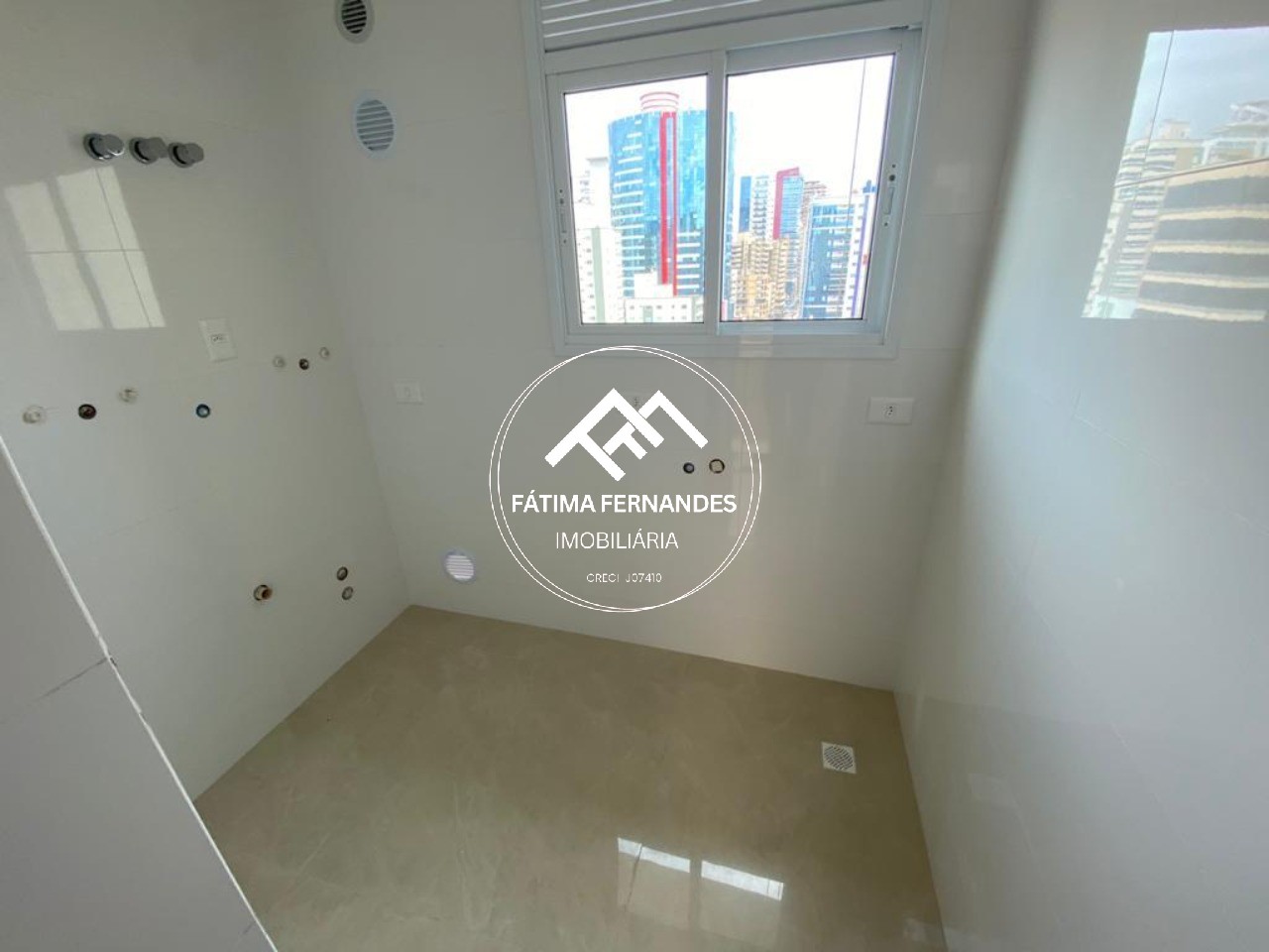 Apartamento à venda com 4 quartos, 156m² - Foto 4