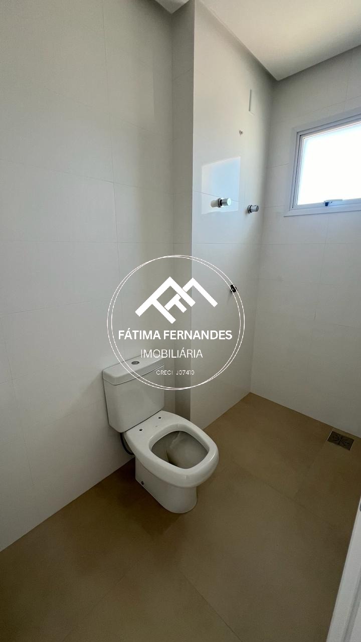 Apartamento à venda com 4 quartos, 190m² - Foto 2