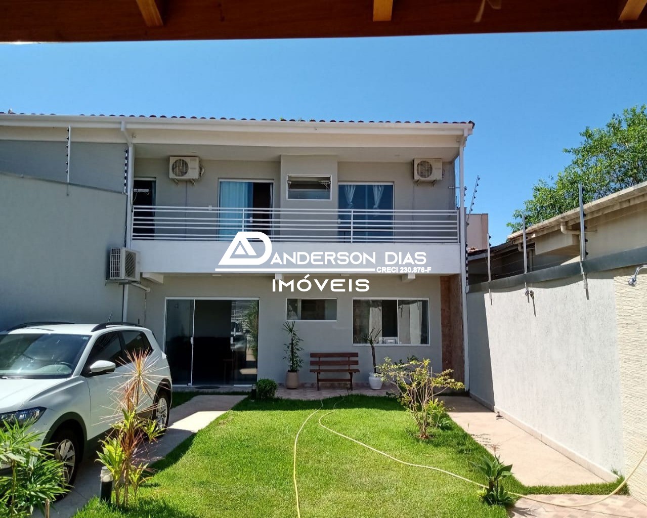 Casa à venda com 3 quartos, 180m² - Foto 1