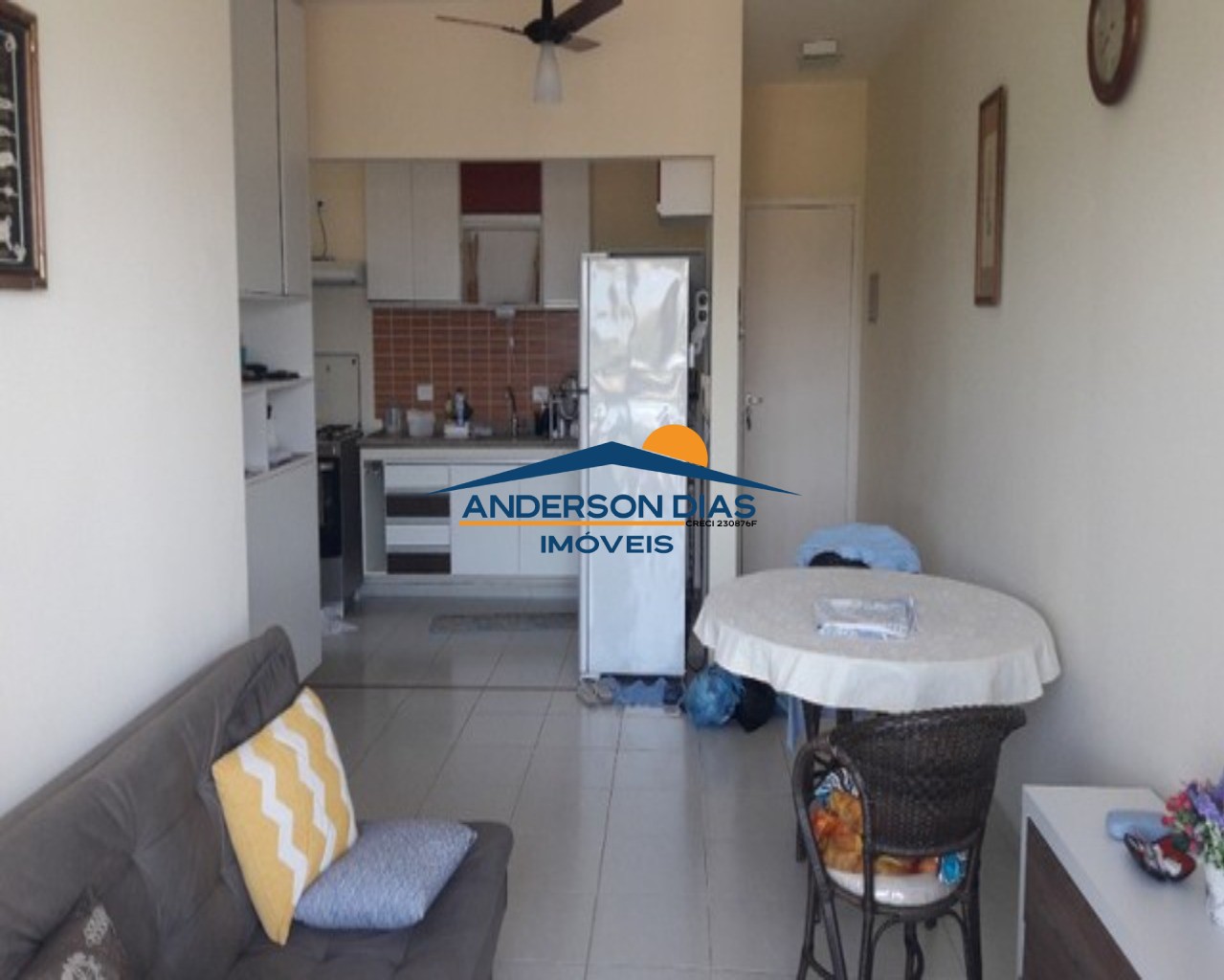 Apartamento à venda com 2 quartos, 75m² - Foto 1