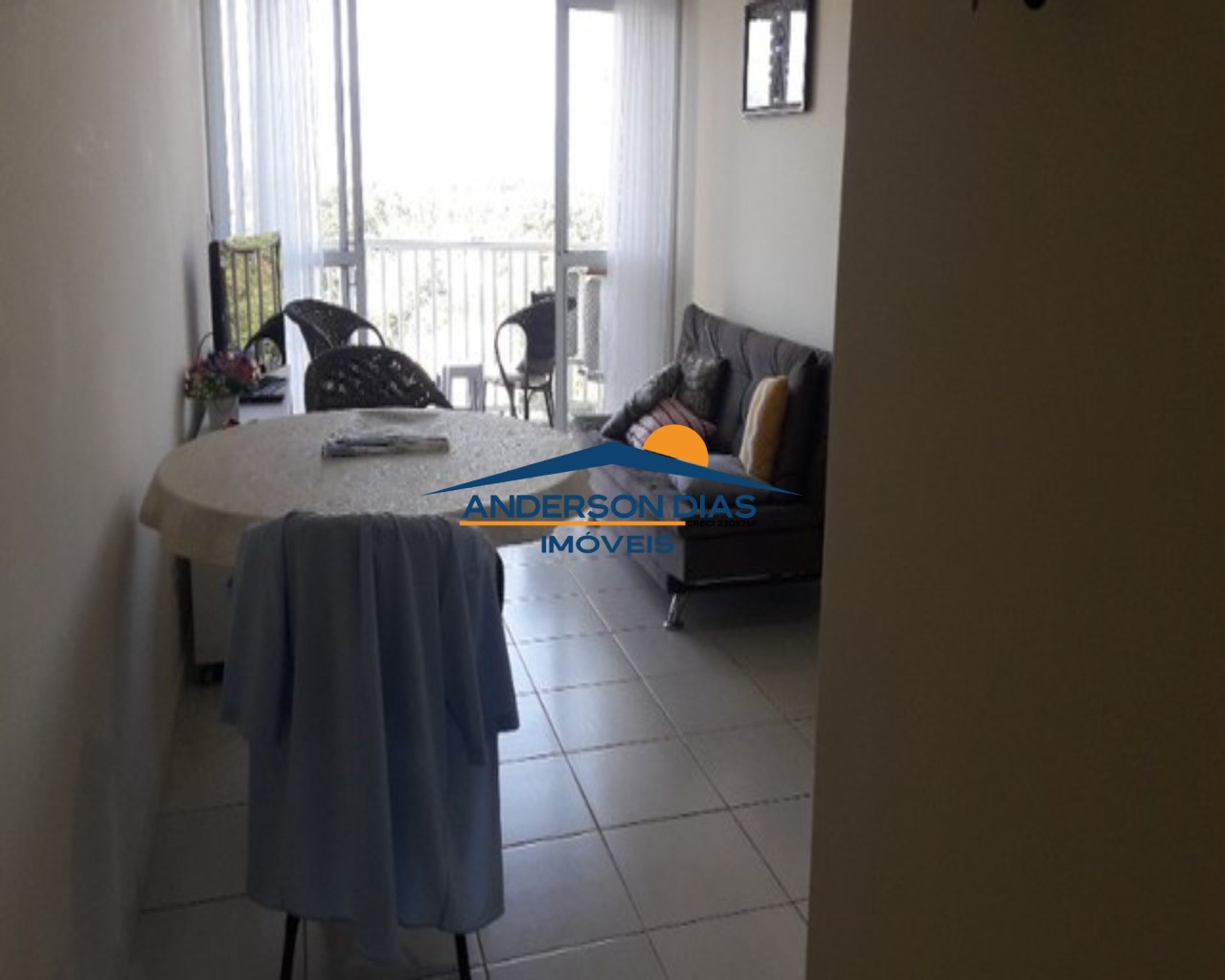 Apartamento à venda com 2 quartos, 75m² - Foto 2