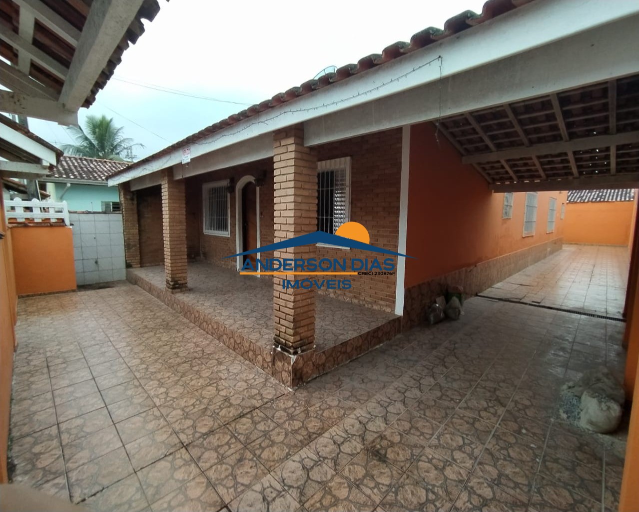 Casa à venda com 3 quartos, 150m² - Foto 1