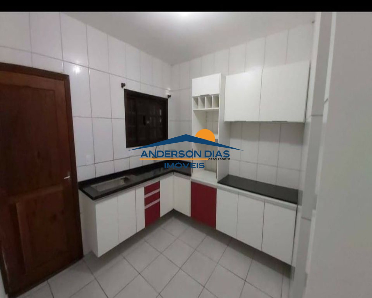 Casa à venda com 2 quartos, 98m² - Foto 1