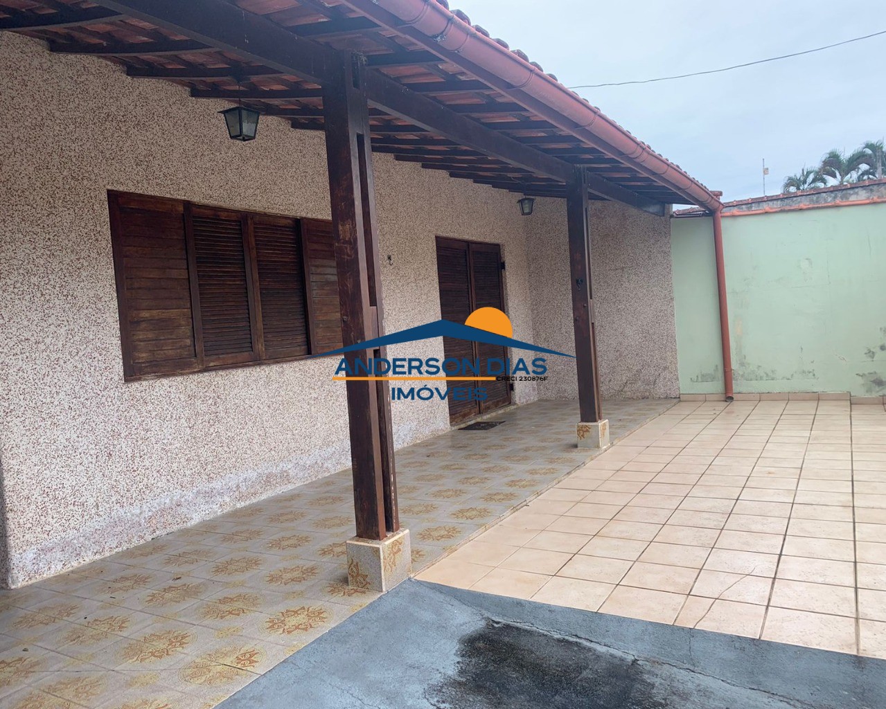 Casa à venda com 3 quartos, 250m² - Foto 1