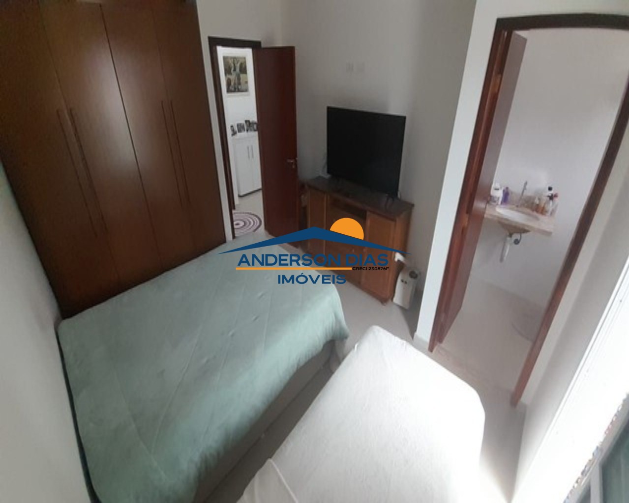 Casa à venda com 2 quartos, 98m² - Foto 2