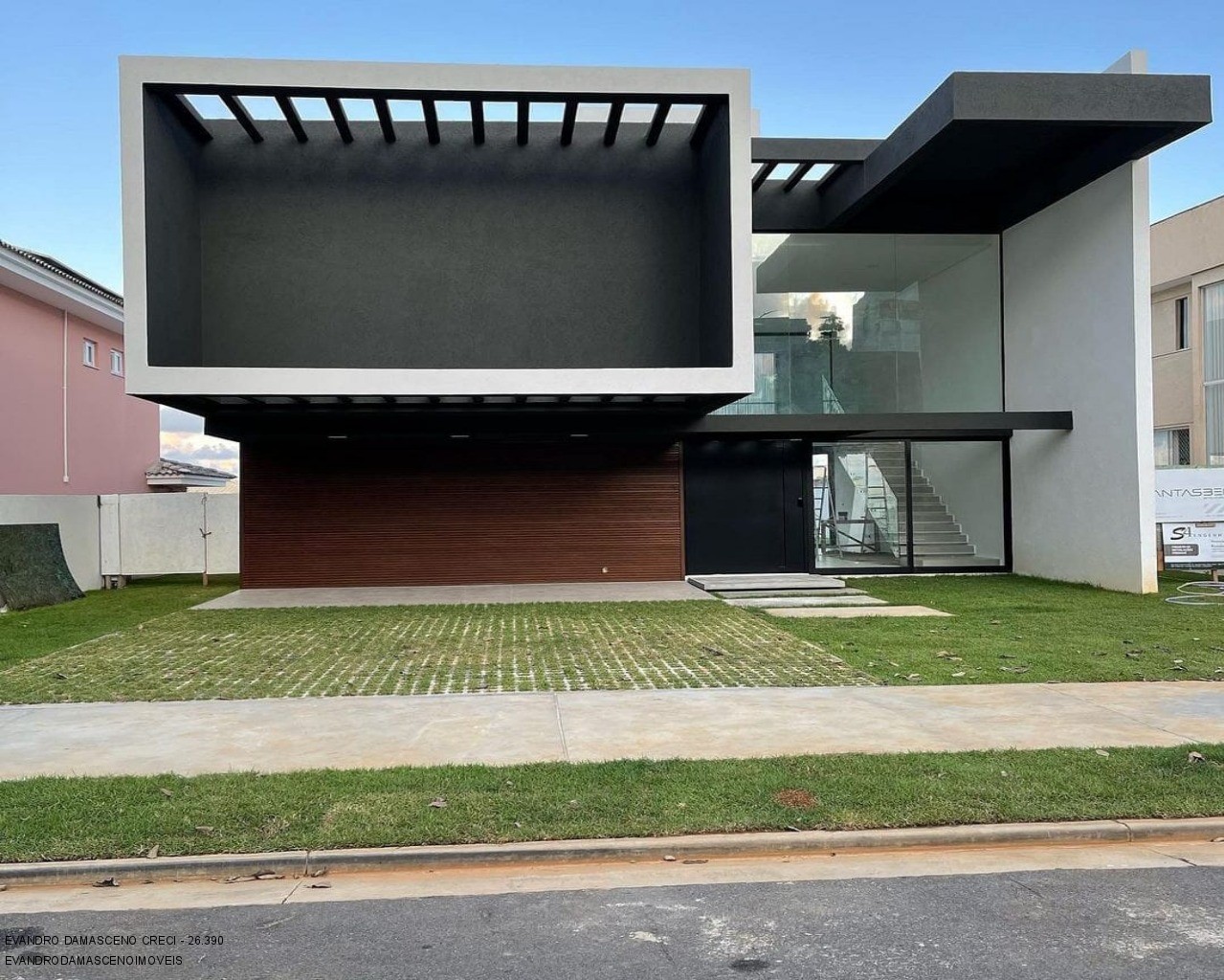 Casa à venda com 4 quartos, 300m² - Foto 13