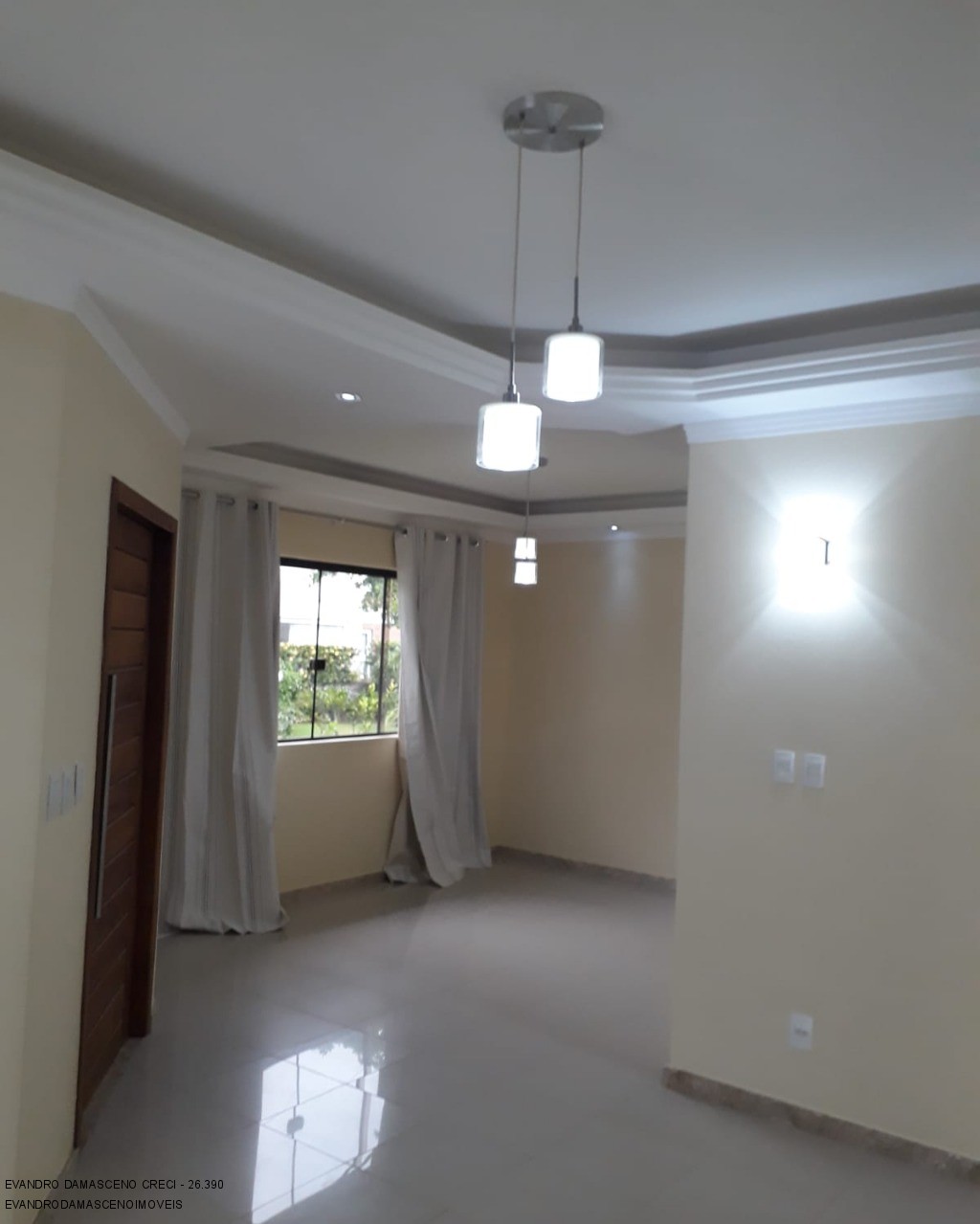 Casa à venda com 3 quartos, 130m² - Foto 2