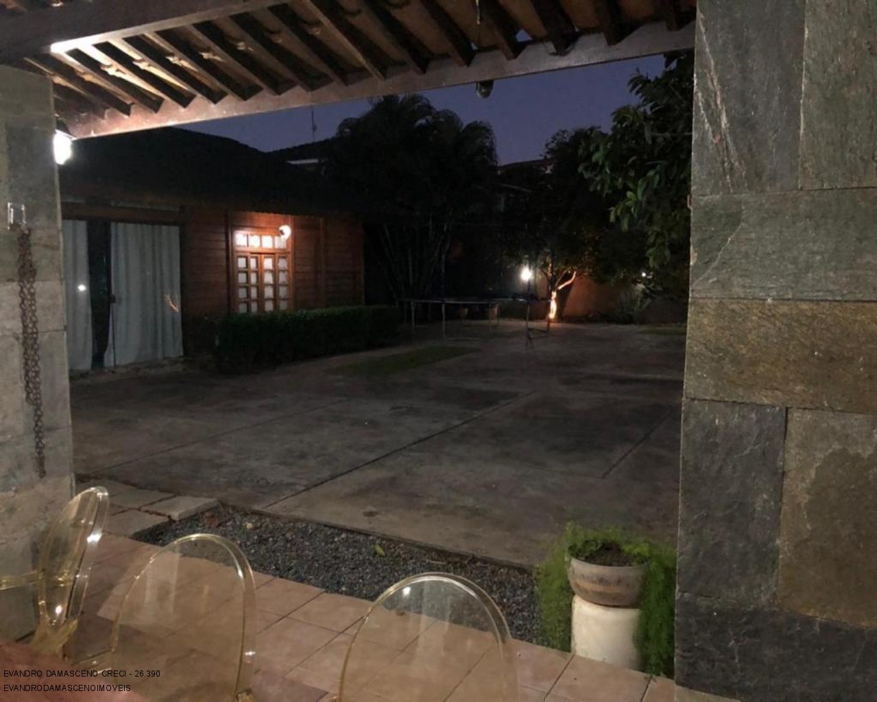 Casa à venda com 4 quartos, 250m² - Foto 35