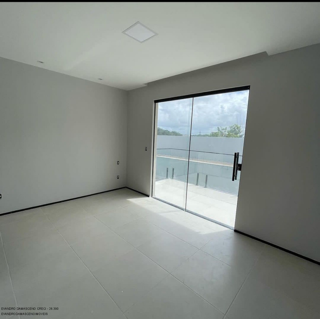 Casa à venda com 4 quartos, 270m² - Foto 11