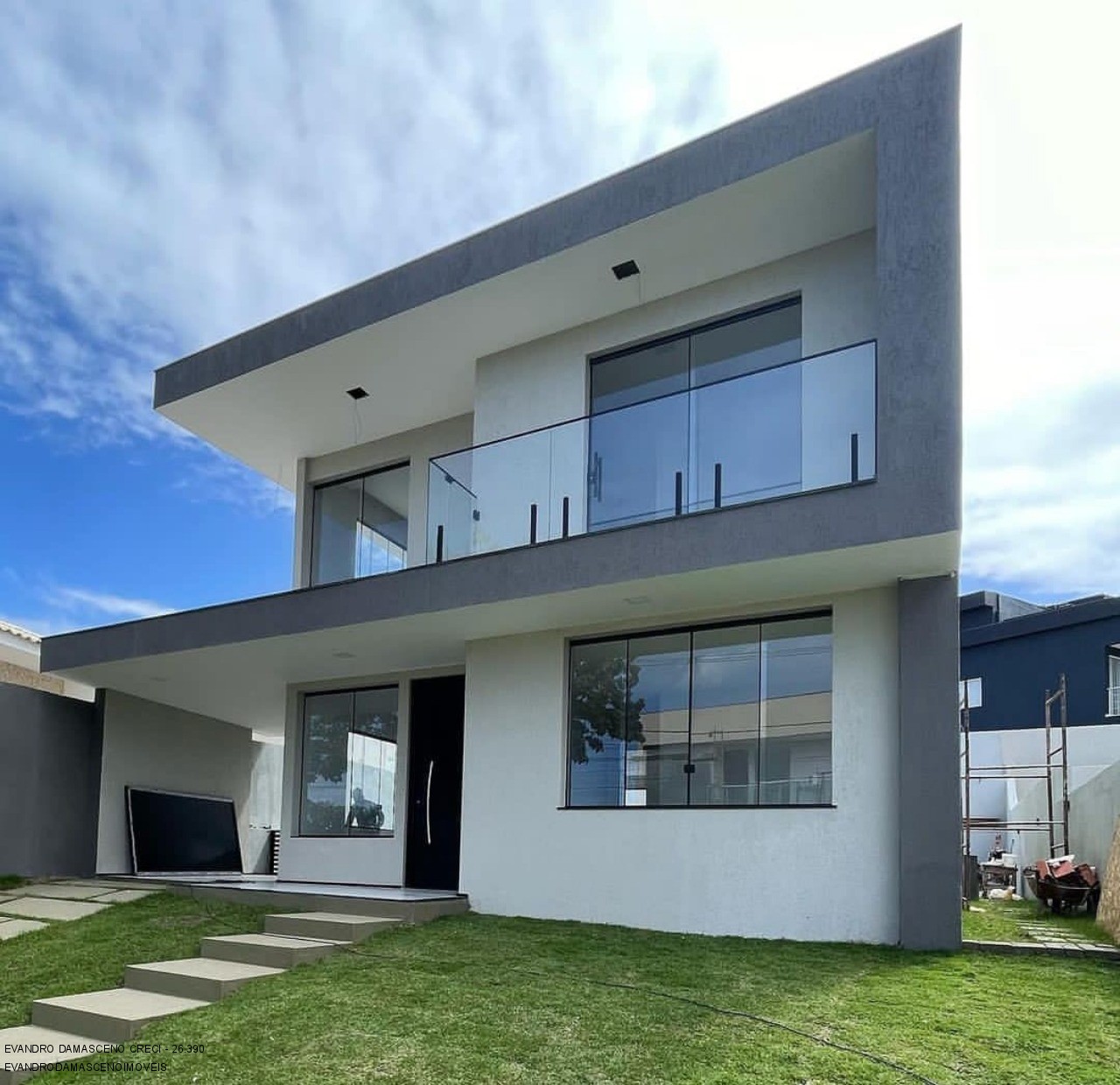 Casa à venda com 4 quartos, 270m² - Foto 2